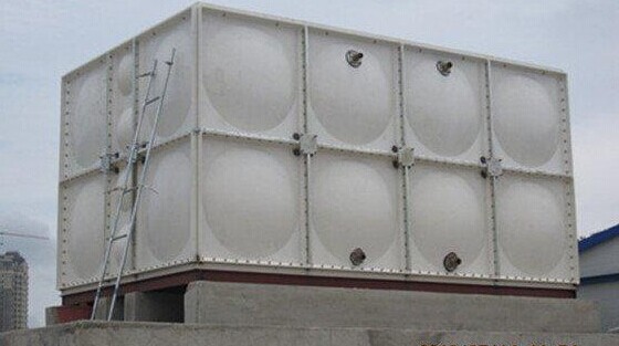 手糊玻璃鋼水箱與SMC玻璃鋼水箱主要有哪些區(qū)別?